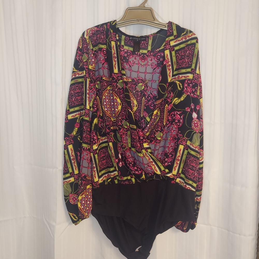 Fashion to Figure Davina Chain print bodysuit wrap-style size 3 plus - Picture 2 of 4